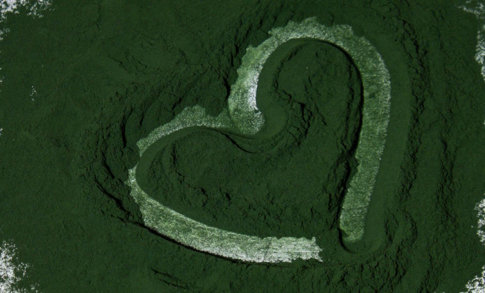 7 beneficios de la espirulina y qué formato elegir